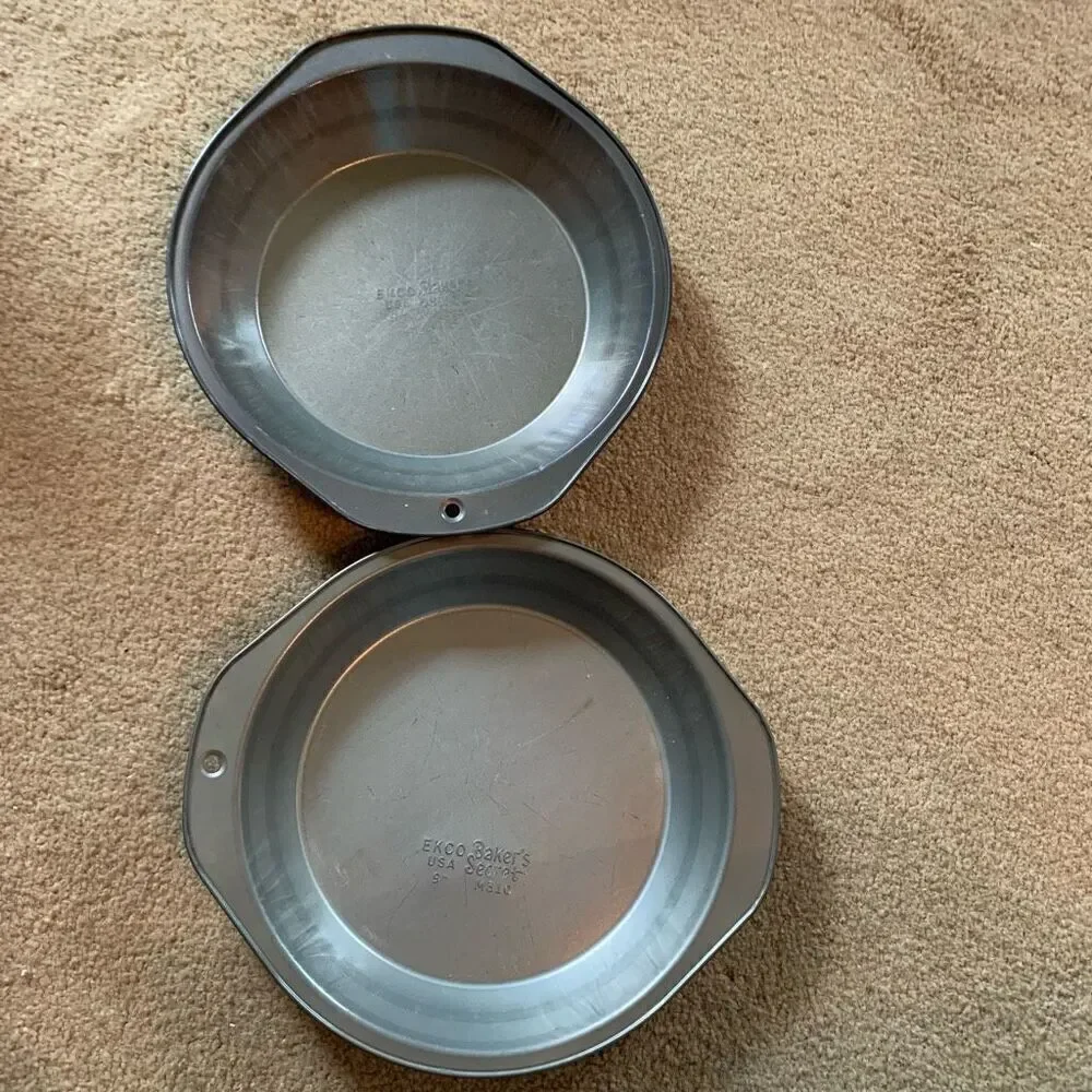 2 EKCO USA Bakers Secret M310 9” Pans